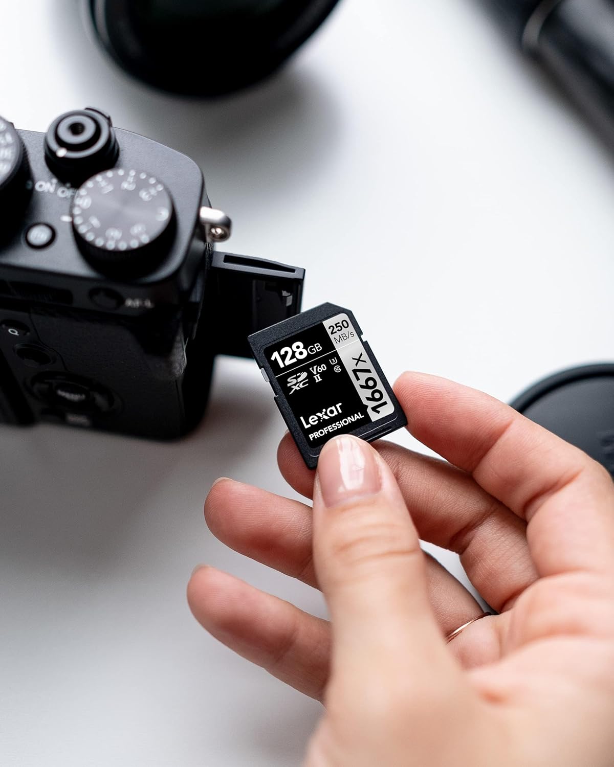 Detalle de Lexar Professional 1667x SDXC UHS-II 128GB 📸