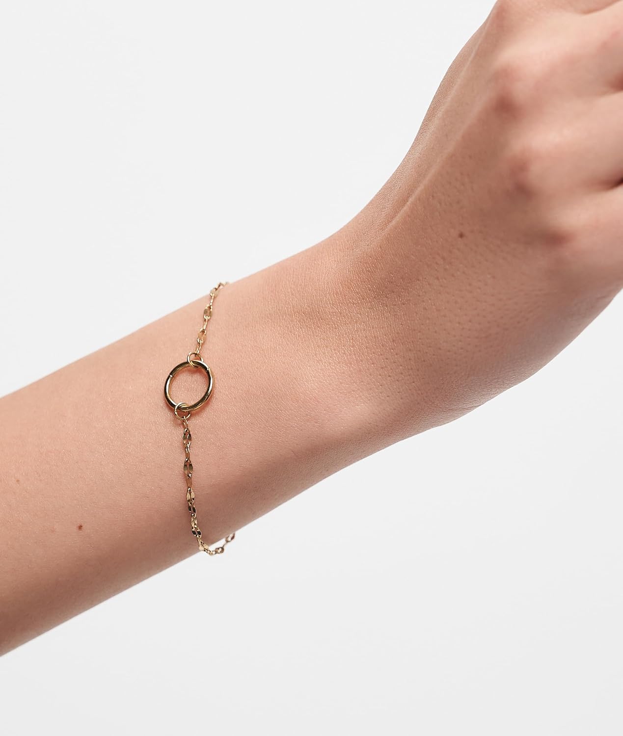 Detalle de Tamaris Charms Collection aus Edelstahl – Funkelnde Armbänder, Charm-Sets & personalisierbare Geschenkidee