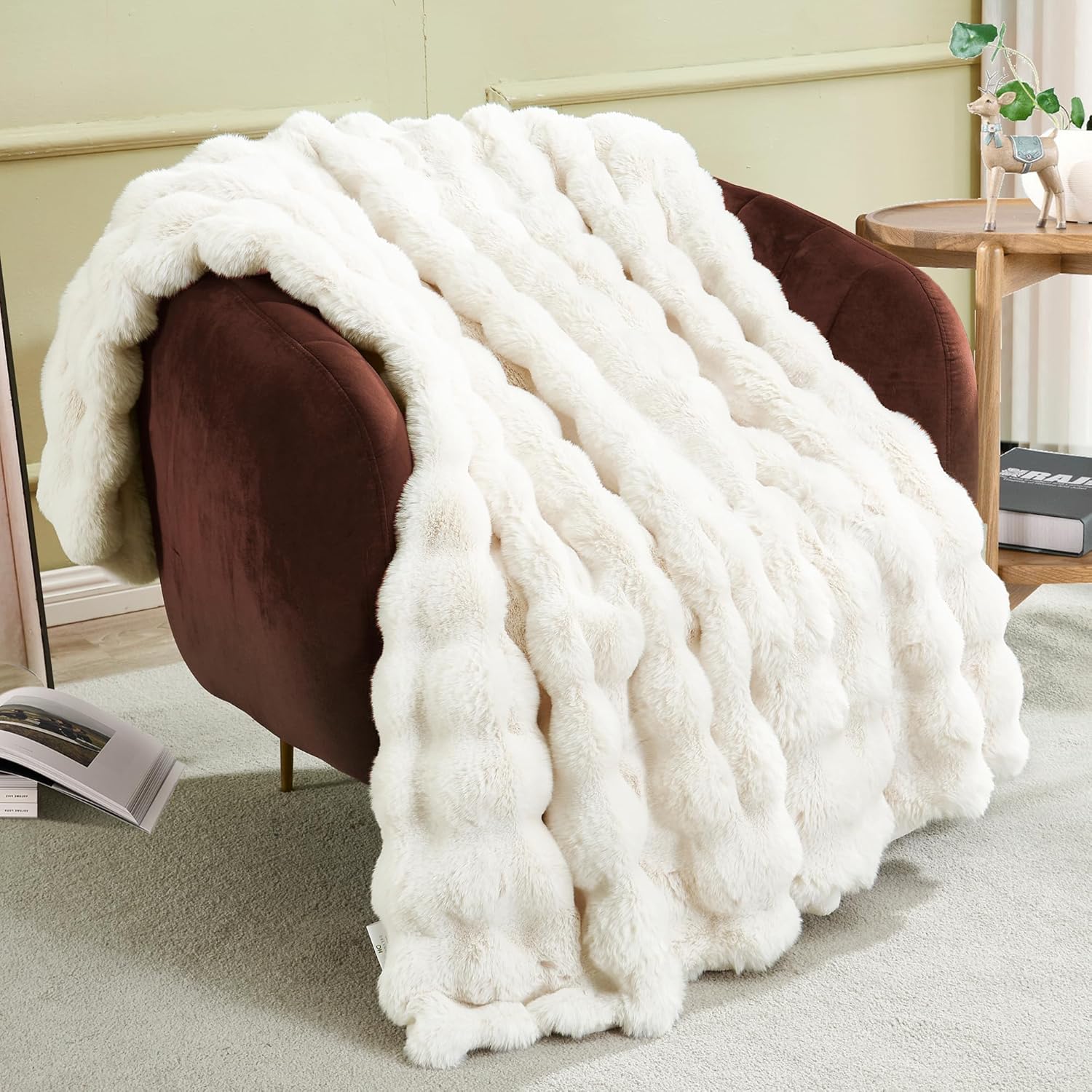 Detalle de JONIYEAR Soft Fuzzy Bubble Faux Rabbit Fur Blanket 50"