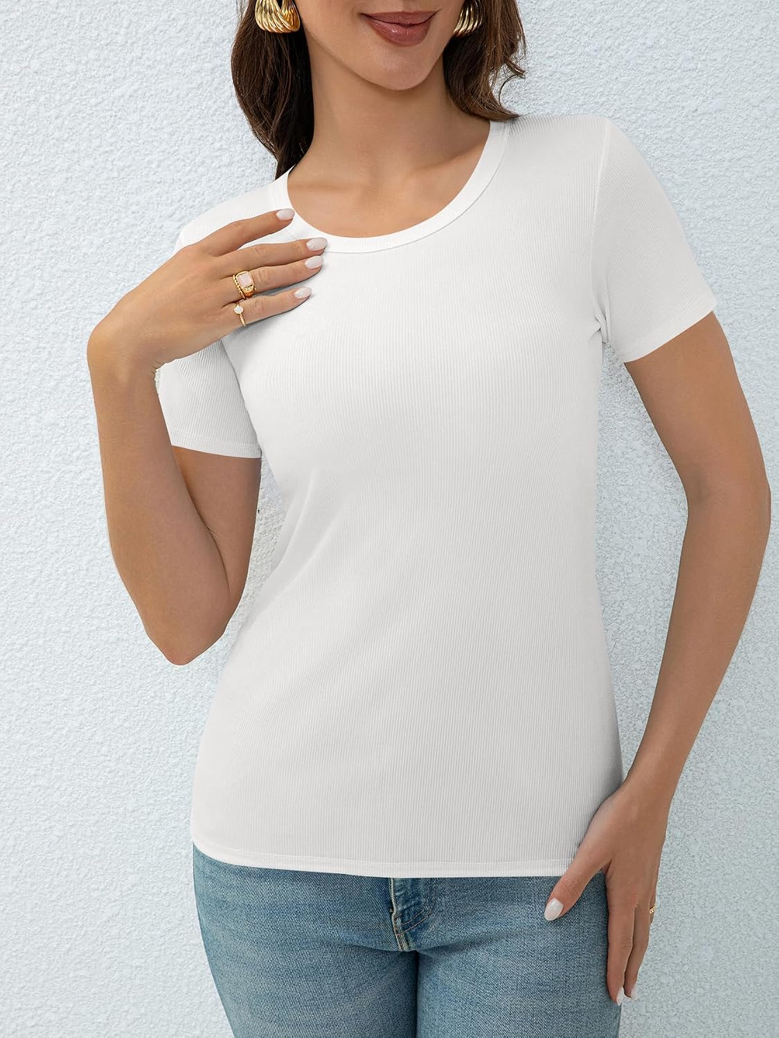 Detalle de Suncife ribbad T-shirt för dam med kort ärm, smal passform och rund hals