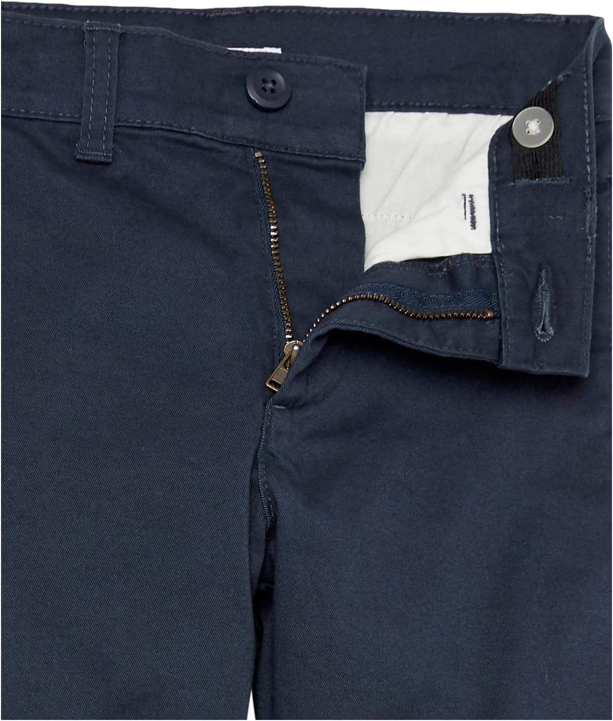 Detalle de Amazon Essentials Jungen Gewebte Uniform-Shorts mit flacher Vorderseite (knitterfrei) – regelkonforme Chino-Shorts für Schule und Alltag