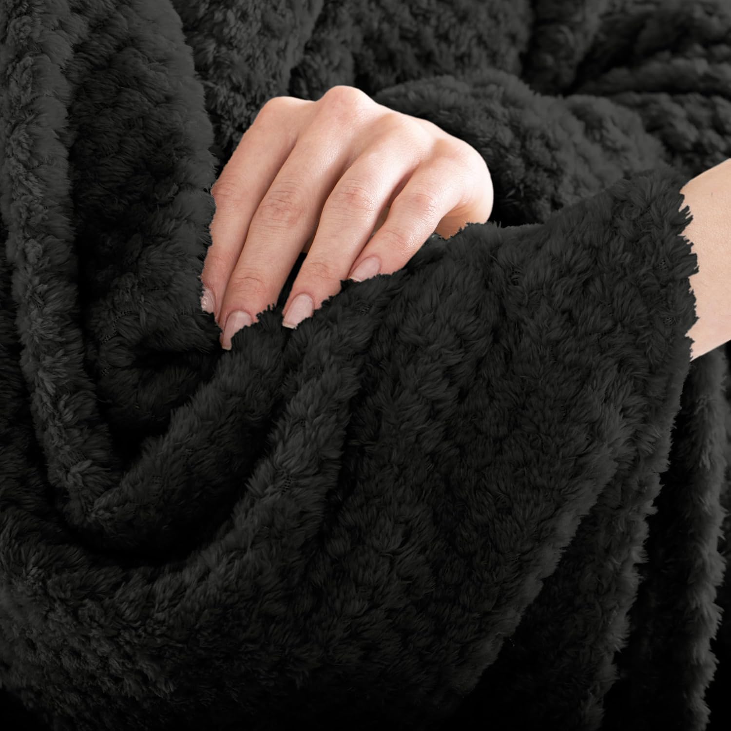 Detalle 2 de DecoKing Couverture Polaire 150 x 200 cm – Plaid Doux en Microfibre, Noir, idéal canapés et lits