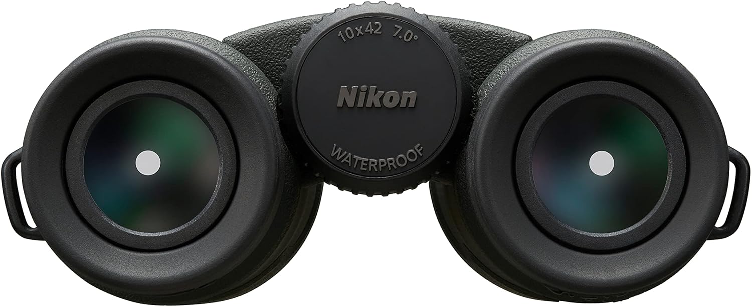 Thumbnail 3 de Nikon PROSTAFF P3 10x42 Binoculars: solid, weather-ready optics for everyday use