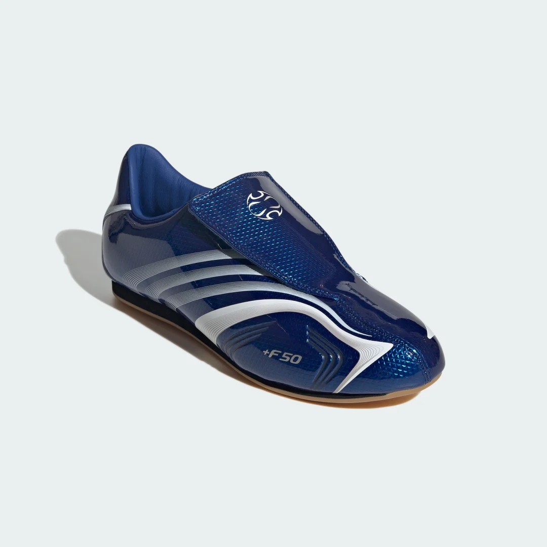 Detalle de Zapatilla Taekwondo F50 de Adidas – azul