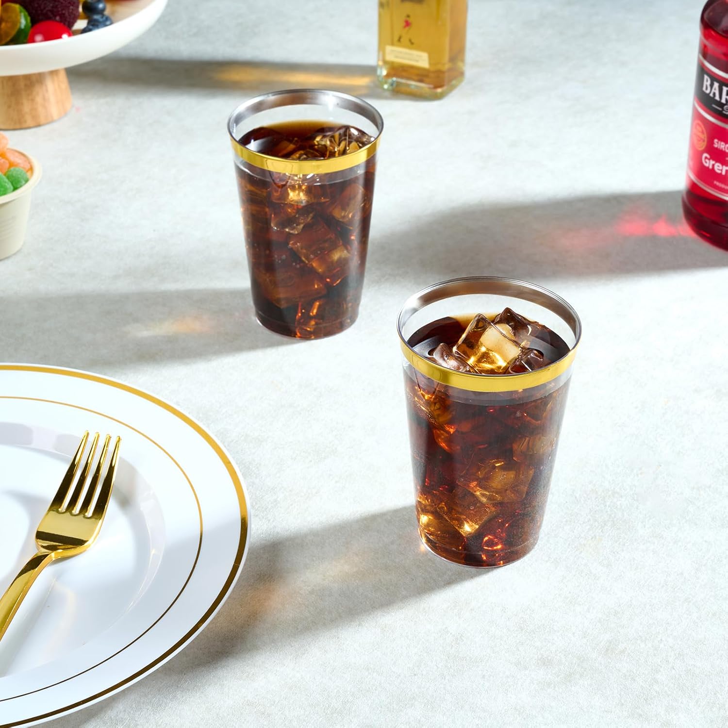 Detalle de FOCUSLINE 12 oz Gold Rimmed Plastic Cups – 100 Pack