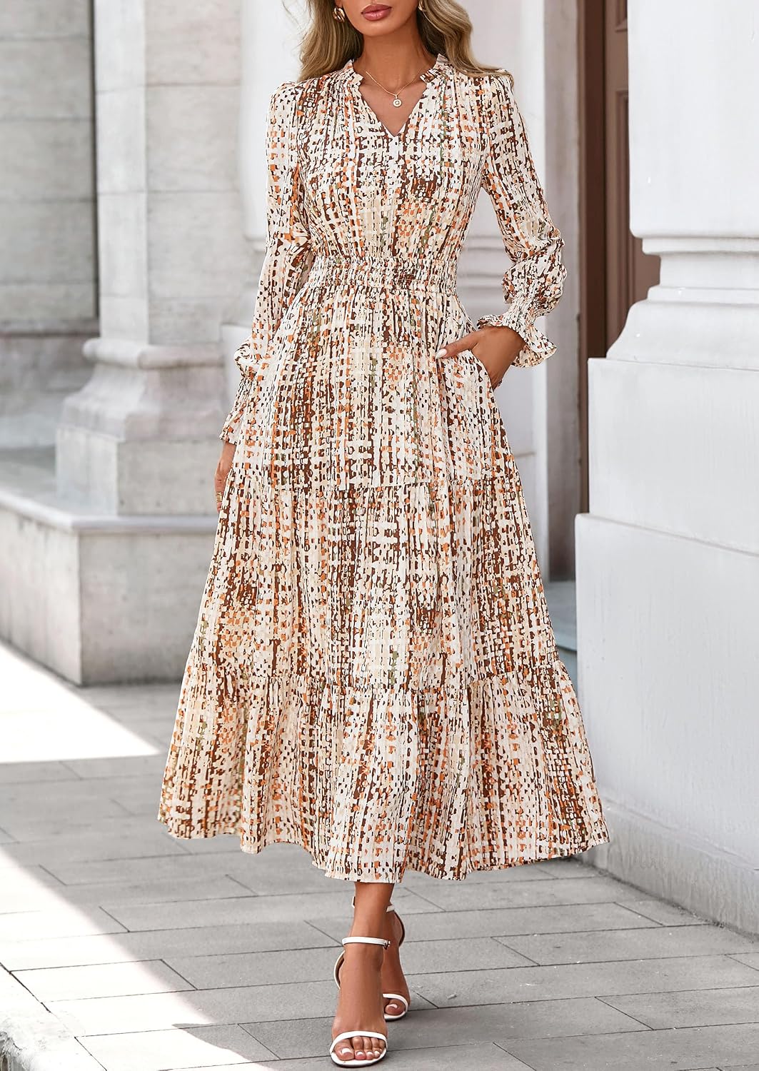Detalle de PRETTYGARDEN Women’s Floral Maxi Dress (Long Sleeve V-Neck, A-Line) for Fall & Spring Events