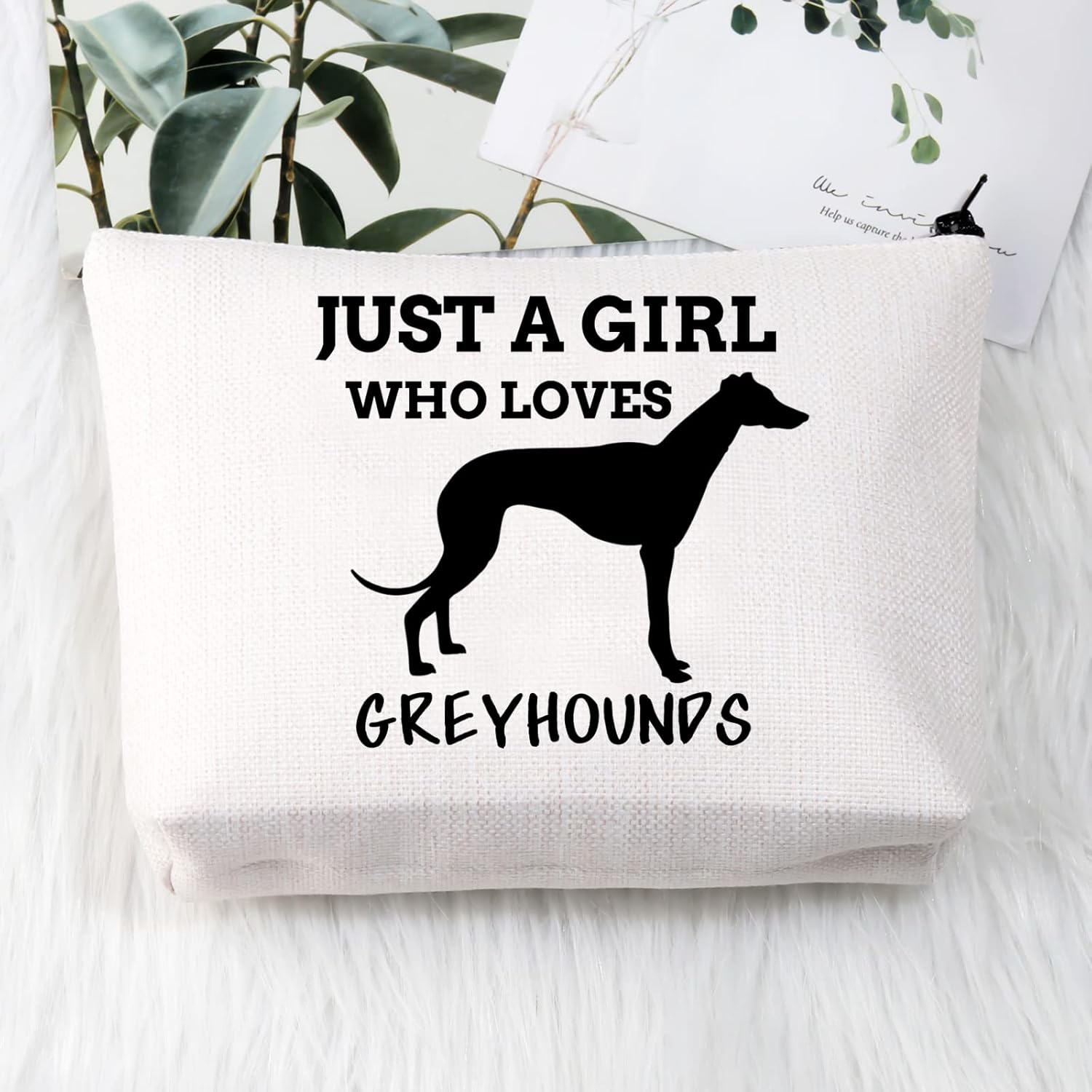 Detalle de PLITI Greyhound Lover Makeup Bag – Just a Girl Who Loves Greyhounds