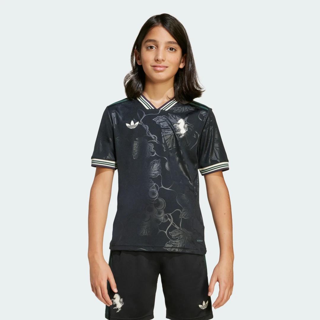 Detalle de Camiseta tercera Juventus 25/26 de Adidas — negro, para fans que buscan estilo y comodidad
