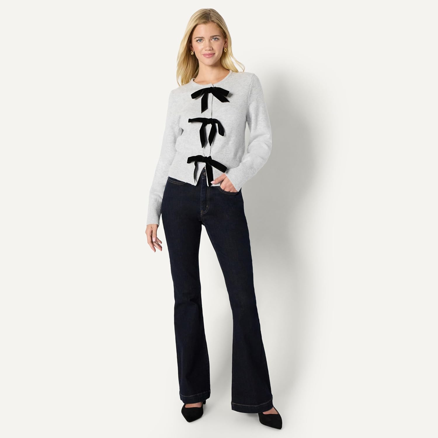 Detalle de Cardigan à manches longues et nœuds devant Amazon Essentials (Sélection de Demi), coupe classique femme