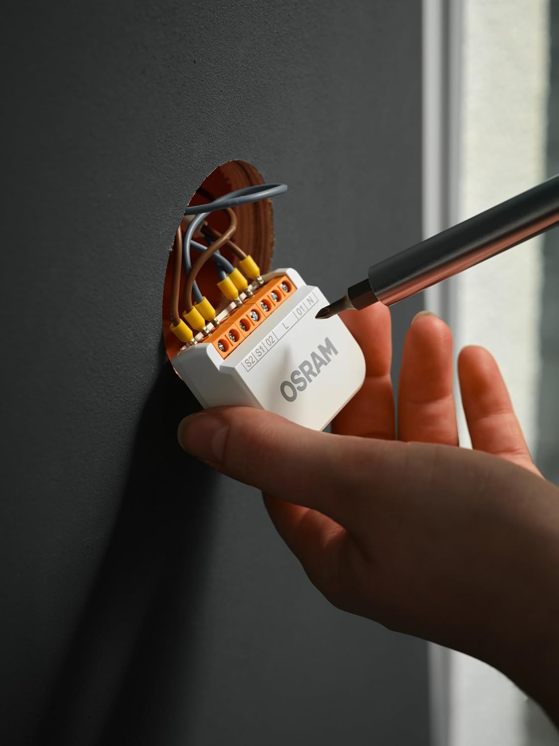 Thumbnail 6 de OSRAM SMART+ WiFi Modulo di commutazione 2 canali da 10A con contatore energia, compatibile Alexa, bianco