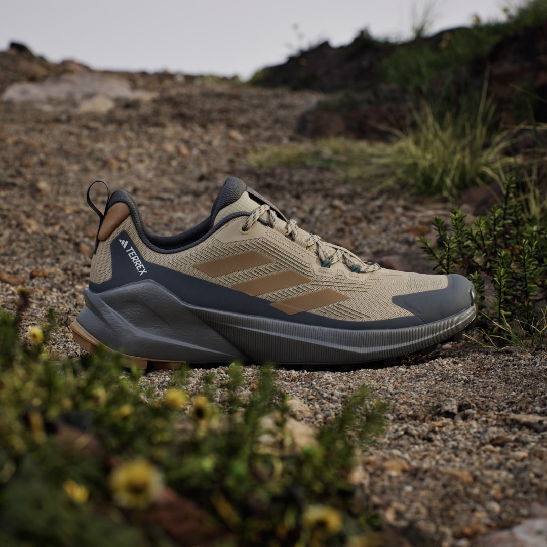 Detalle 2 de Adidas TRAILMAKER 2 beige: rendimiento y versatilidad para senderos urbanos