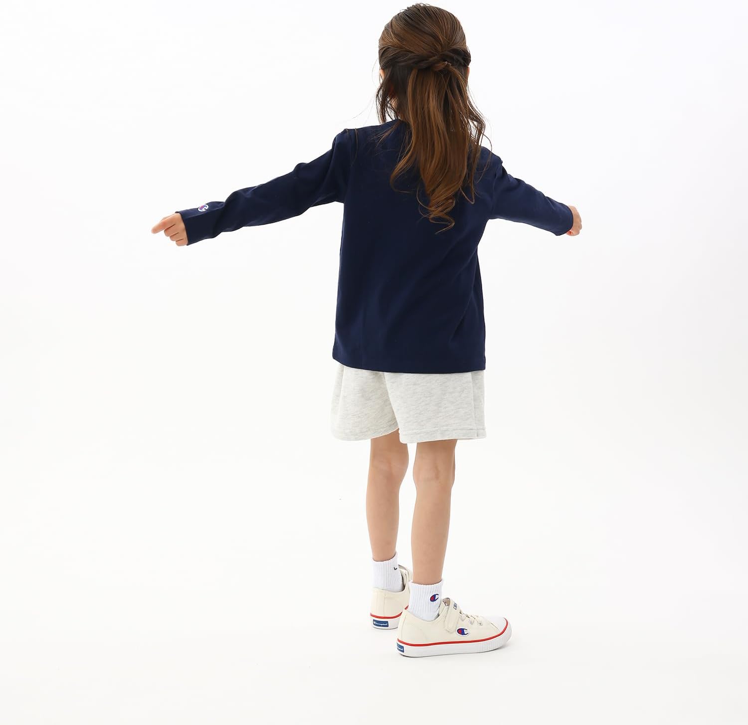 Detalle de Champion CKSY404Z キッズ長袖Tシャツ 綿100%・バインダーネック・胸ロゴ刺繍