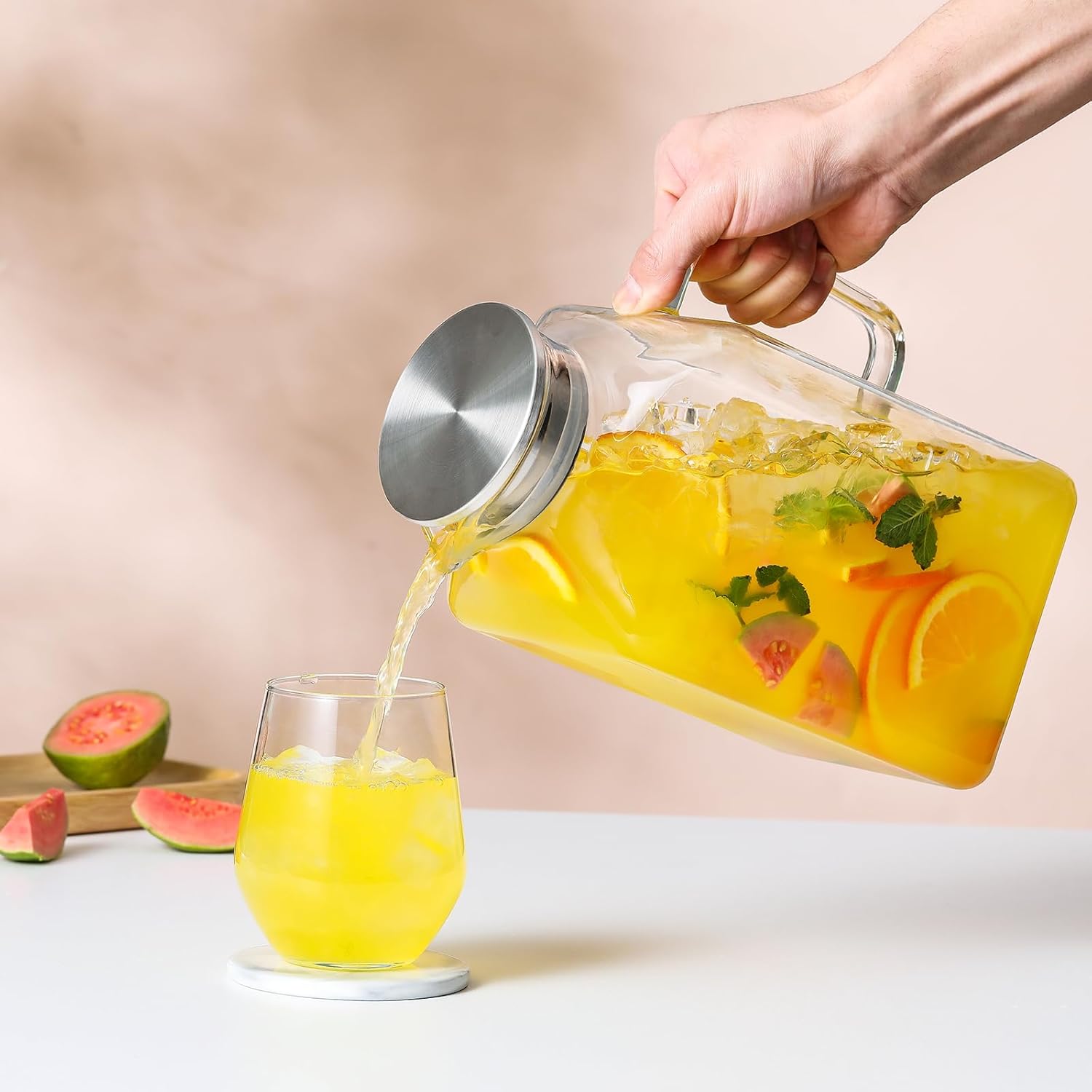 Detalle 2 de 1 Gallon Square Glass Pitcher with Lid and Spout 🥤