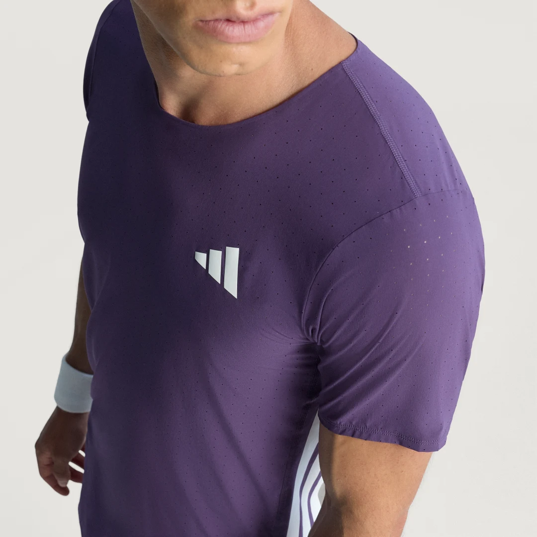 Detalle 2 de Camiseta Adizero Running de Adidas – color violeta