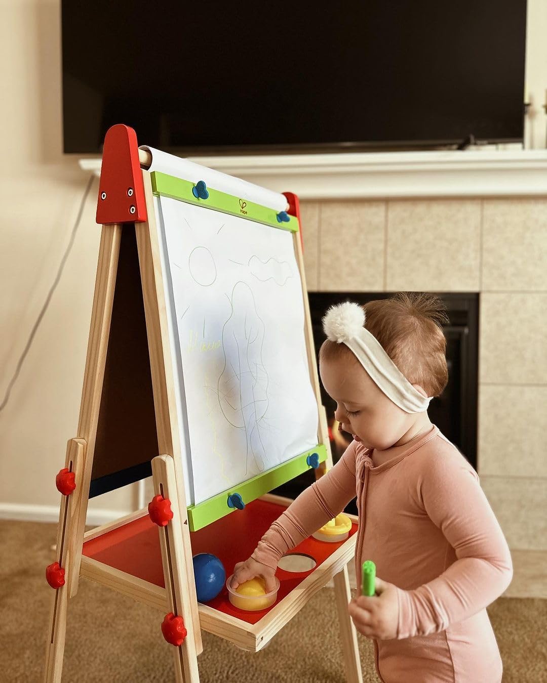 Detalle 2 de Hape E1010 Kids Magnetic Art Easel 🎨