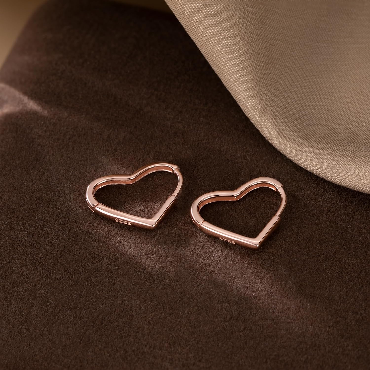 Detalle de Reffeer Solid 925 Sterling Silver Heart Hoop Earrings