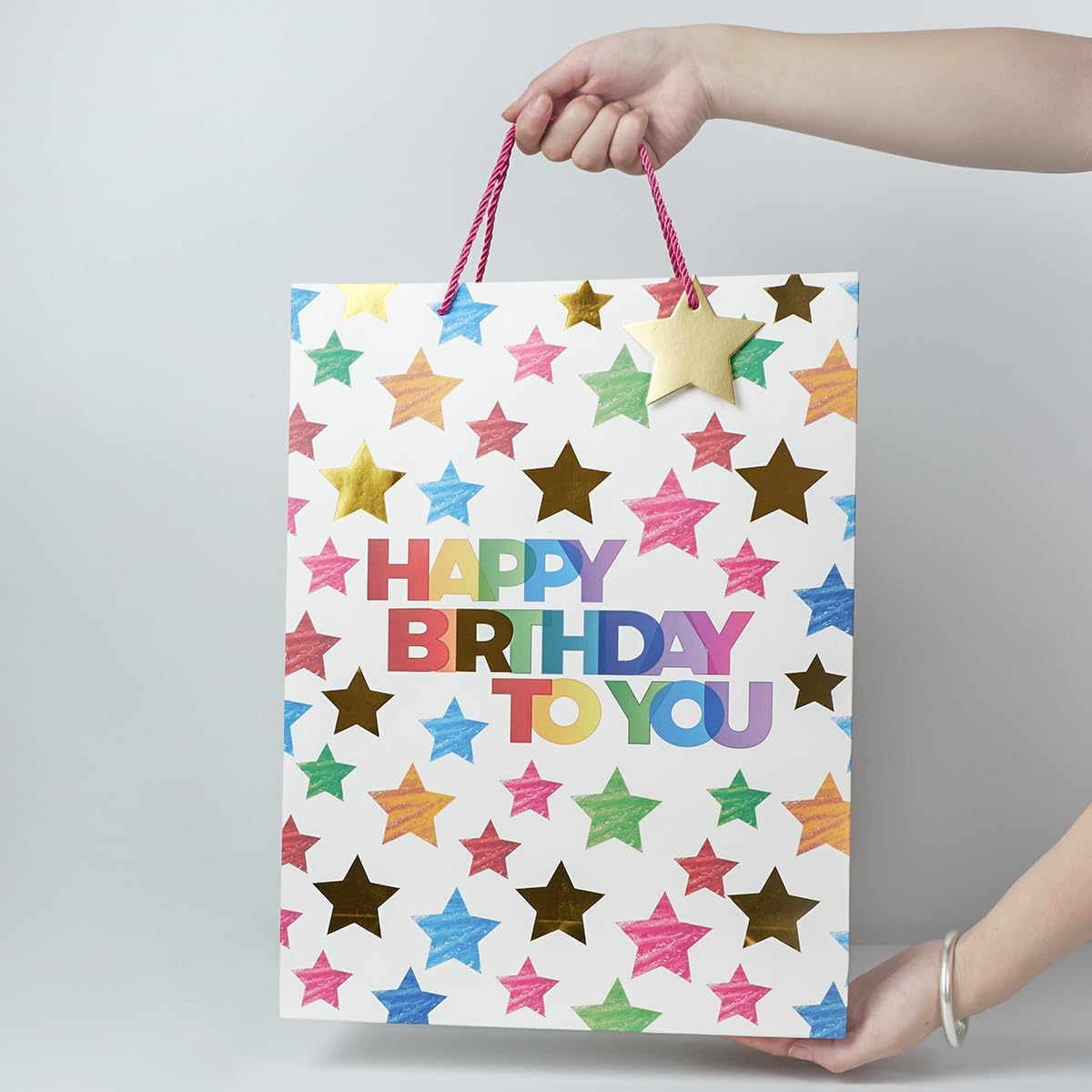 Detalle de Happy Birthday Gift Bag Bulk: 3 Assorted Sized Gift Bags with Handles and Tags (White)