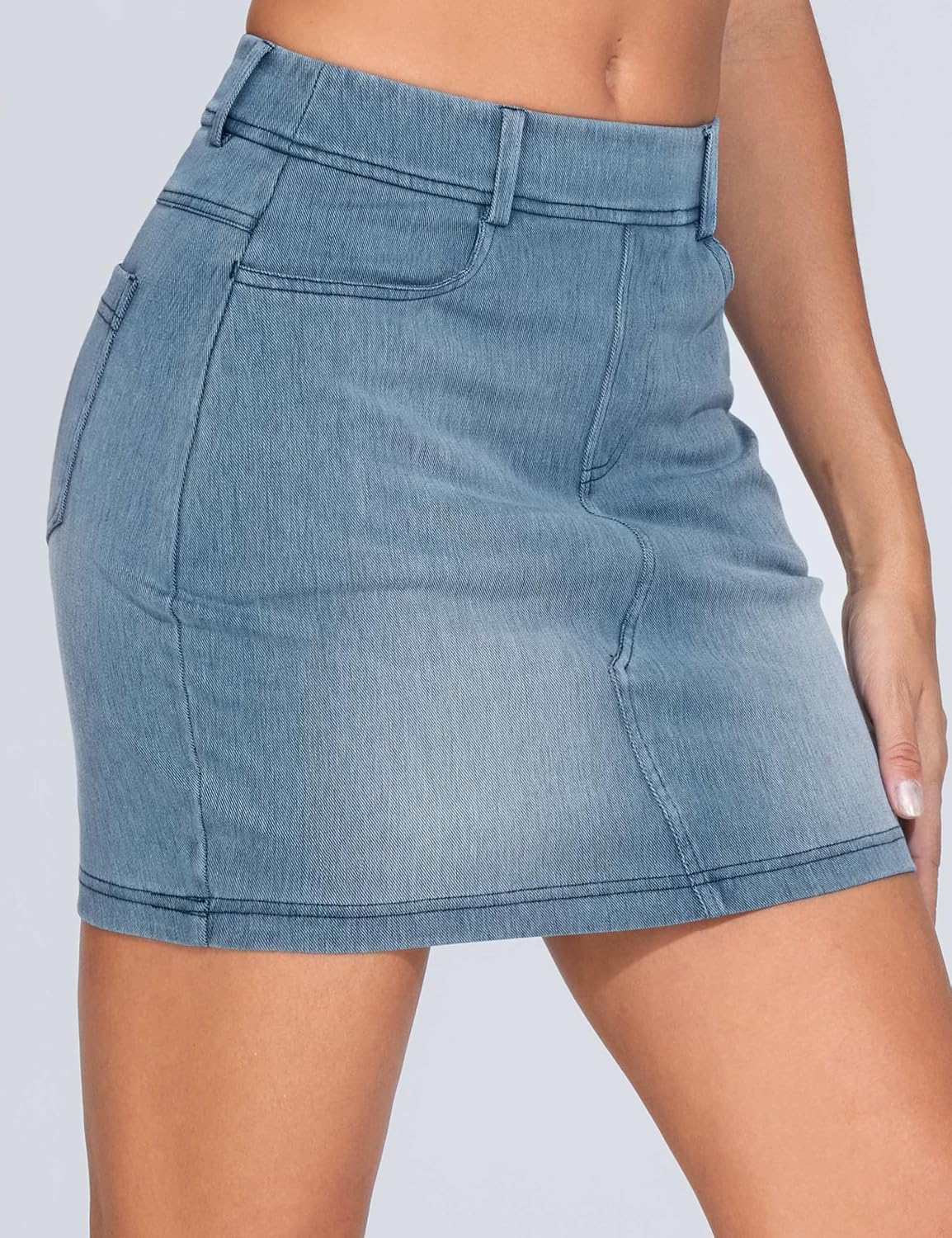 Detalle 2 de THE GYM PEOPLE Stretchy Denim Mini Skirt, High Waist, Four Pockets