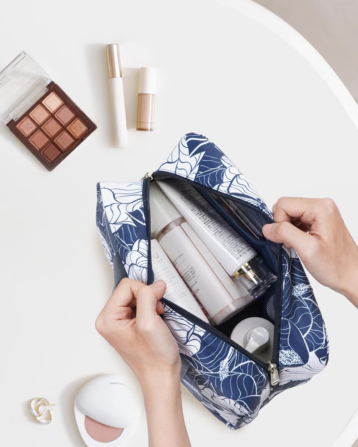 Detalle de Narwey Large Toiletry Bag (30 x 20 x 12 cm) with Handles – Portable Wash & Makeup Organiser