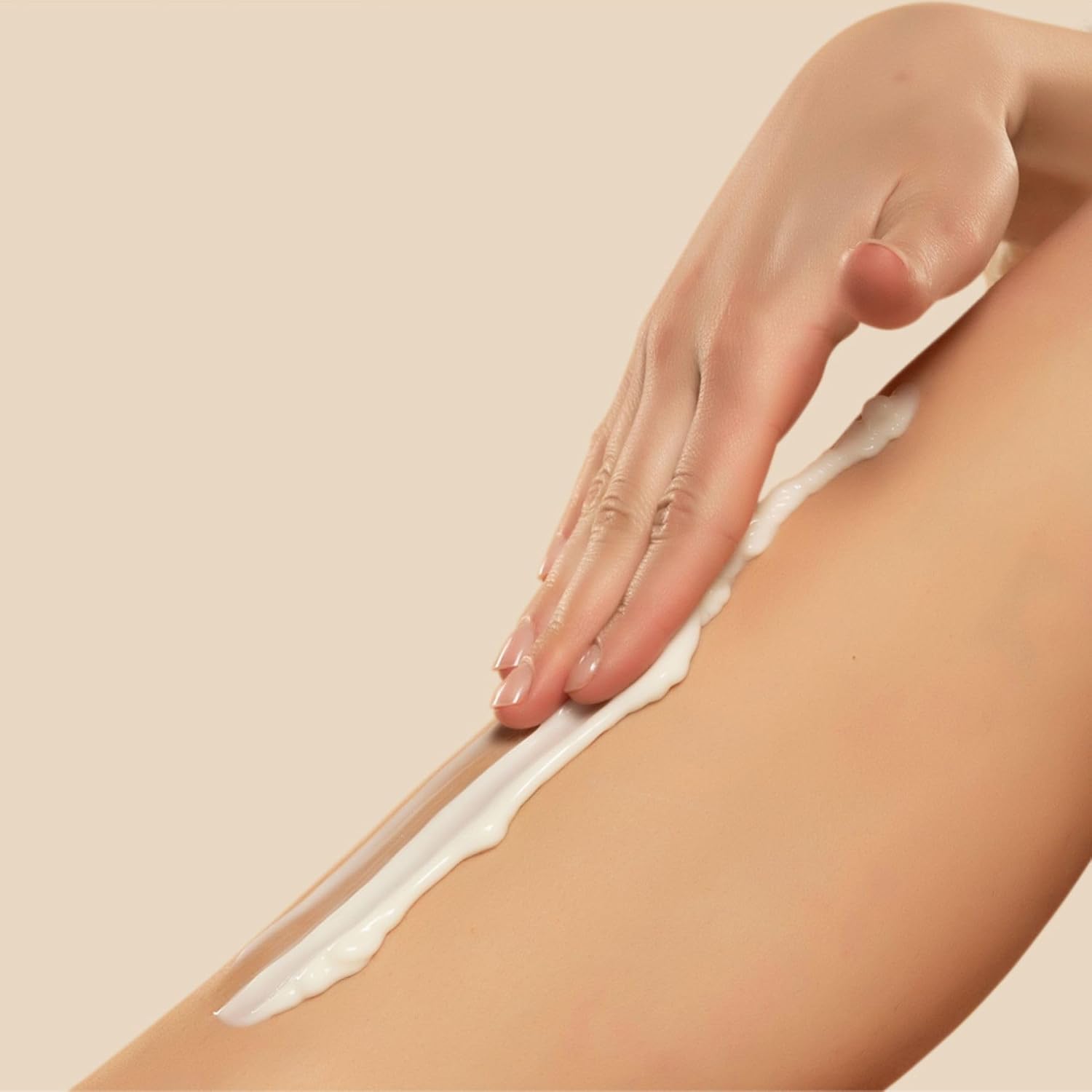 Thumbnail 4 de NAIR Crème dépilatoire corps parfum doux à l’huile de coco & vitamine E – lot de 2 tubes de 100 ml