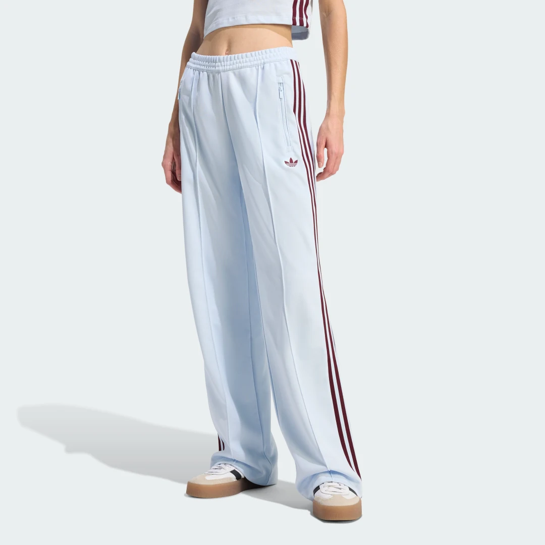 Detalle de PANTALÓN CLASSIC de Adidas – azul, adecuado para uso diario