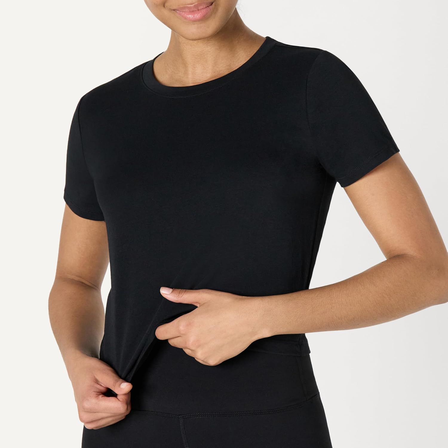 Detalle de Amazon Essentials Women's Active Soft Cotton Crewneck Short Sleeve Yoga Workout Shirt