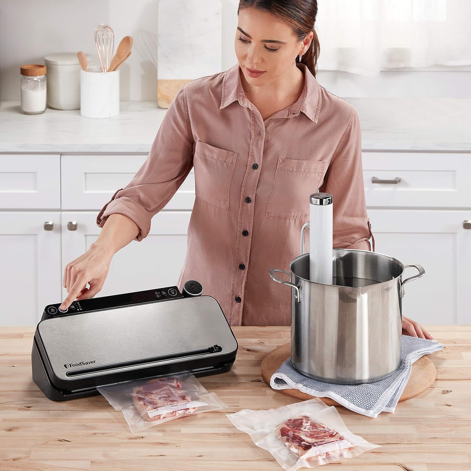 Detalle de FoodSaver VS3190X — Machine sous vide alimentaire multifonction avec accessoire portable et kit inclus