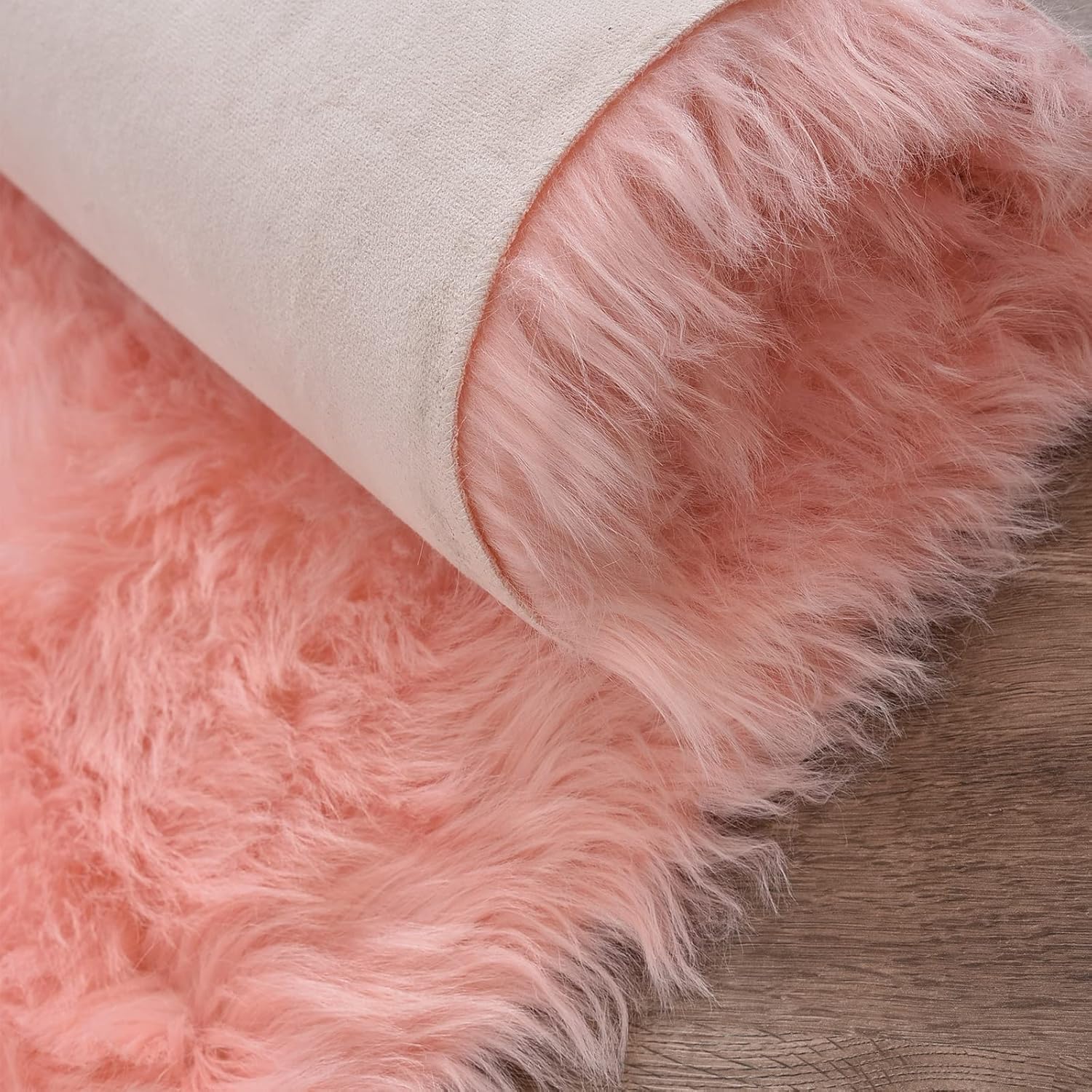 Thumbnail 6 de ORINOVA Tapis Rose 60x180 cm en fausse peau de mouton (faux mouton/moumoute) pour descente de lit
