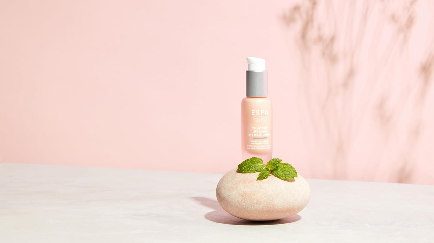 Thumbnail 5 de ESPA Tri-Active Lift & Firm Eye Moisturiser 15 ml – Raffermit et éclaire le contour des yeux