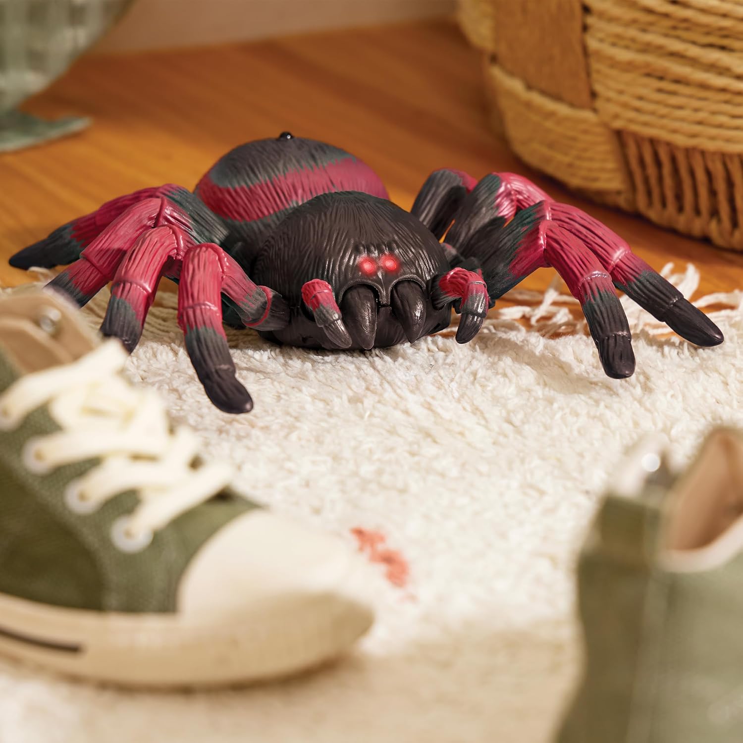 Detalle de TERRA by Battat Vogelspinne – ferngesteuertes Spielzeug mit realistischem Spinnen-Look