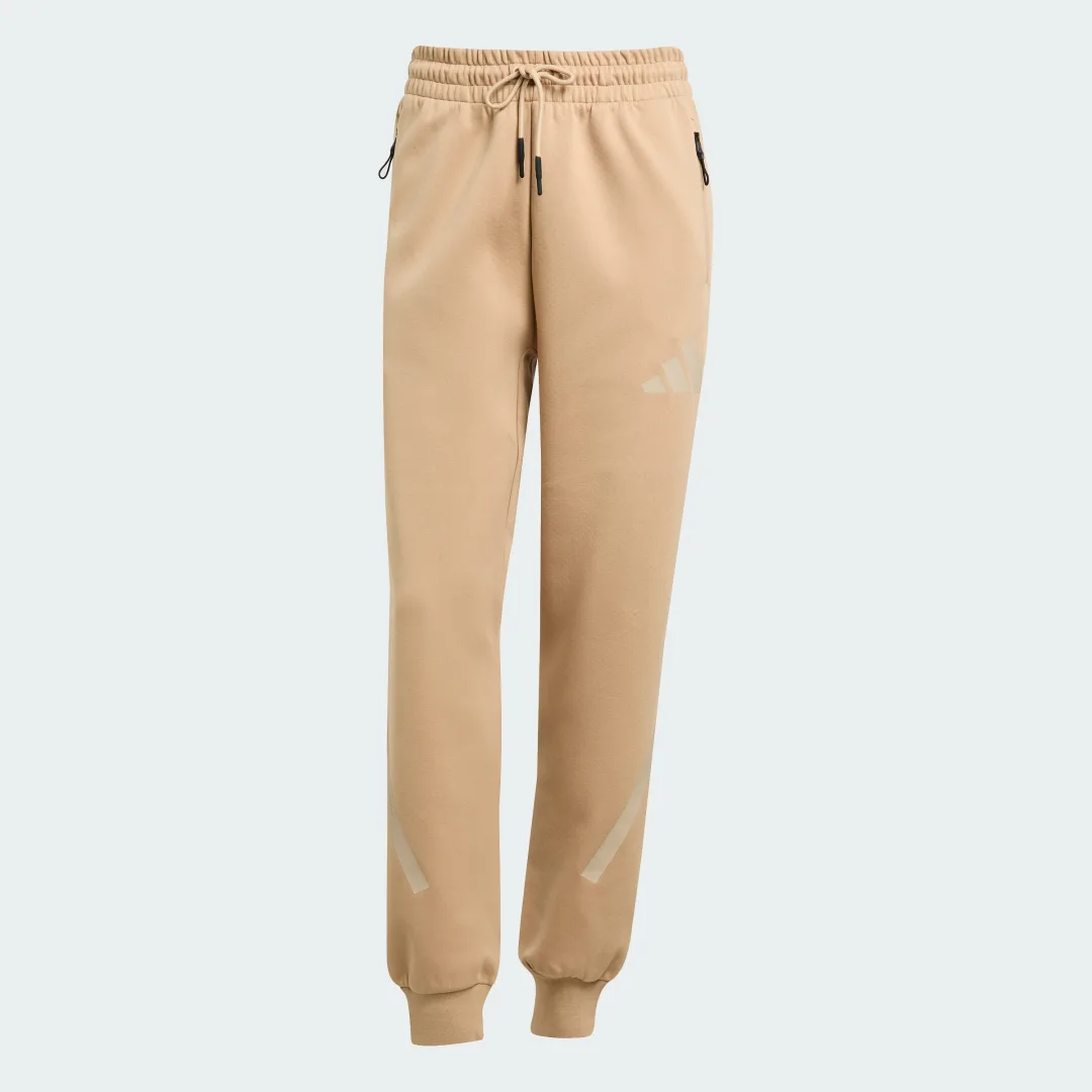 Detalle 2 de Pantalón adidas Z.N.E. Marrón – comodidad para entrenar y moverte con estilo