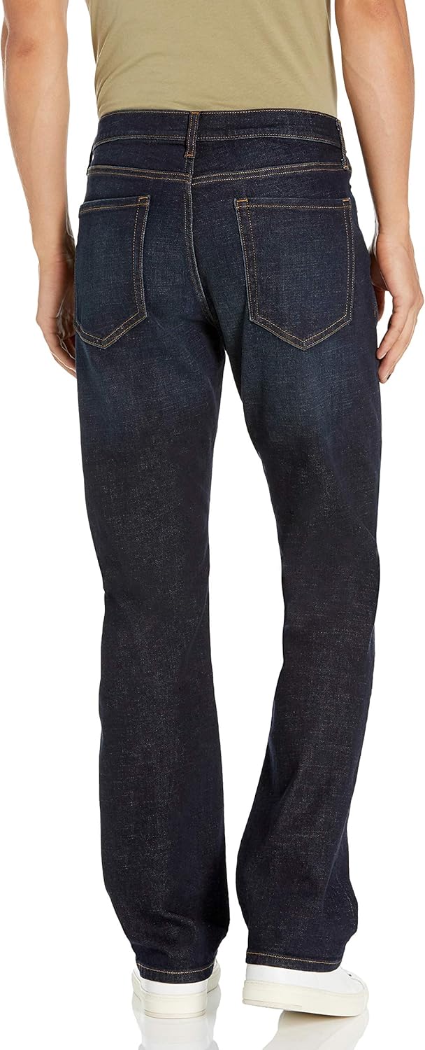 Thumbnail 1 de Amazon Essentials Men’s Straight-Fit Bootcut Jeans (Discontinued Colours)