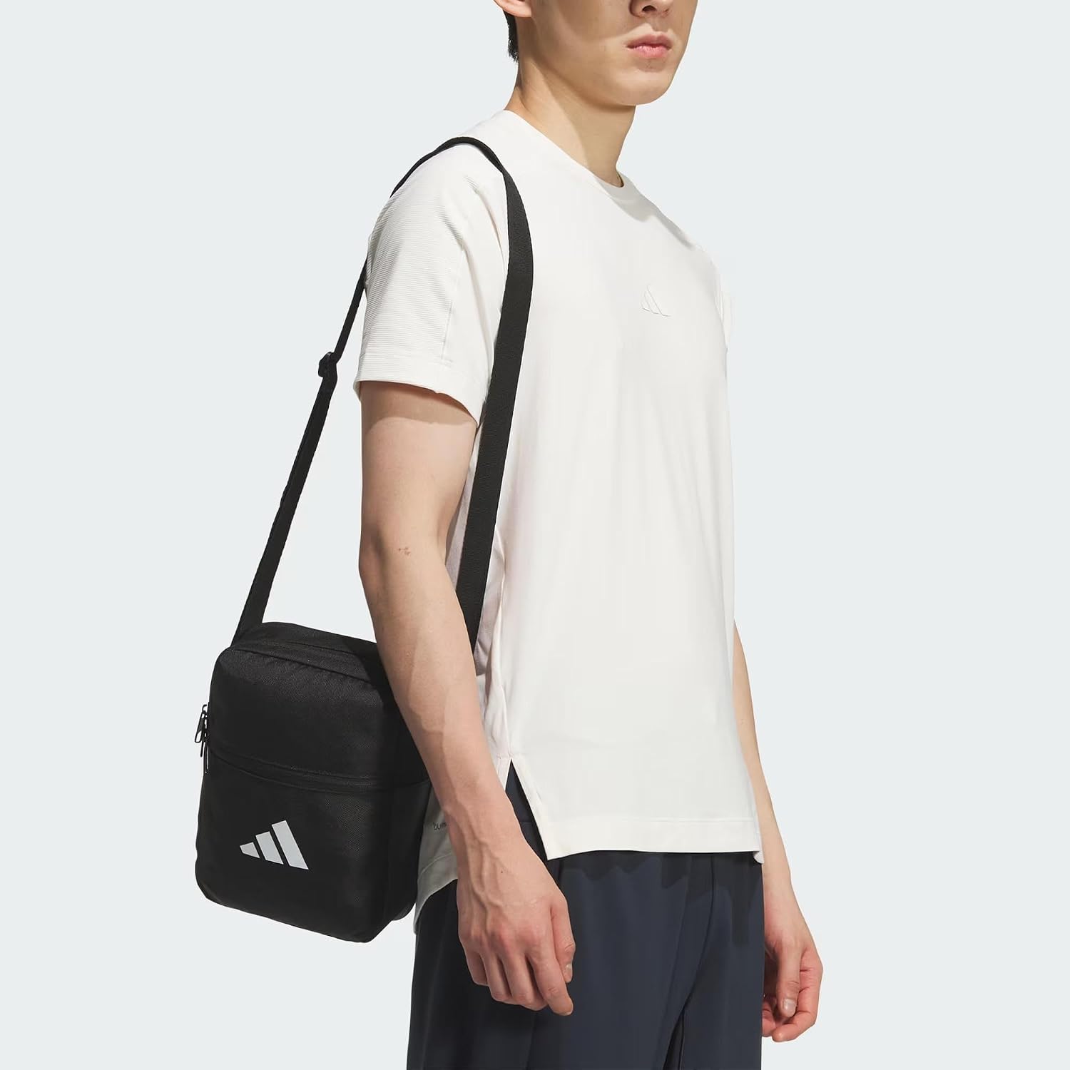 Detalle de adidas Essentials Organizer Taillengürtel – Unisex, Schwarz/Weiß, One Size