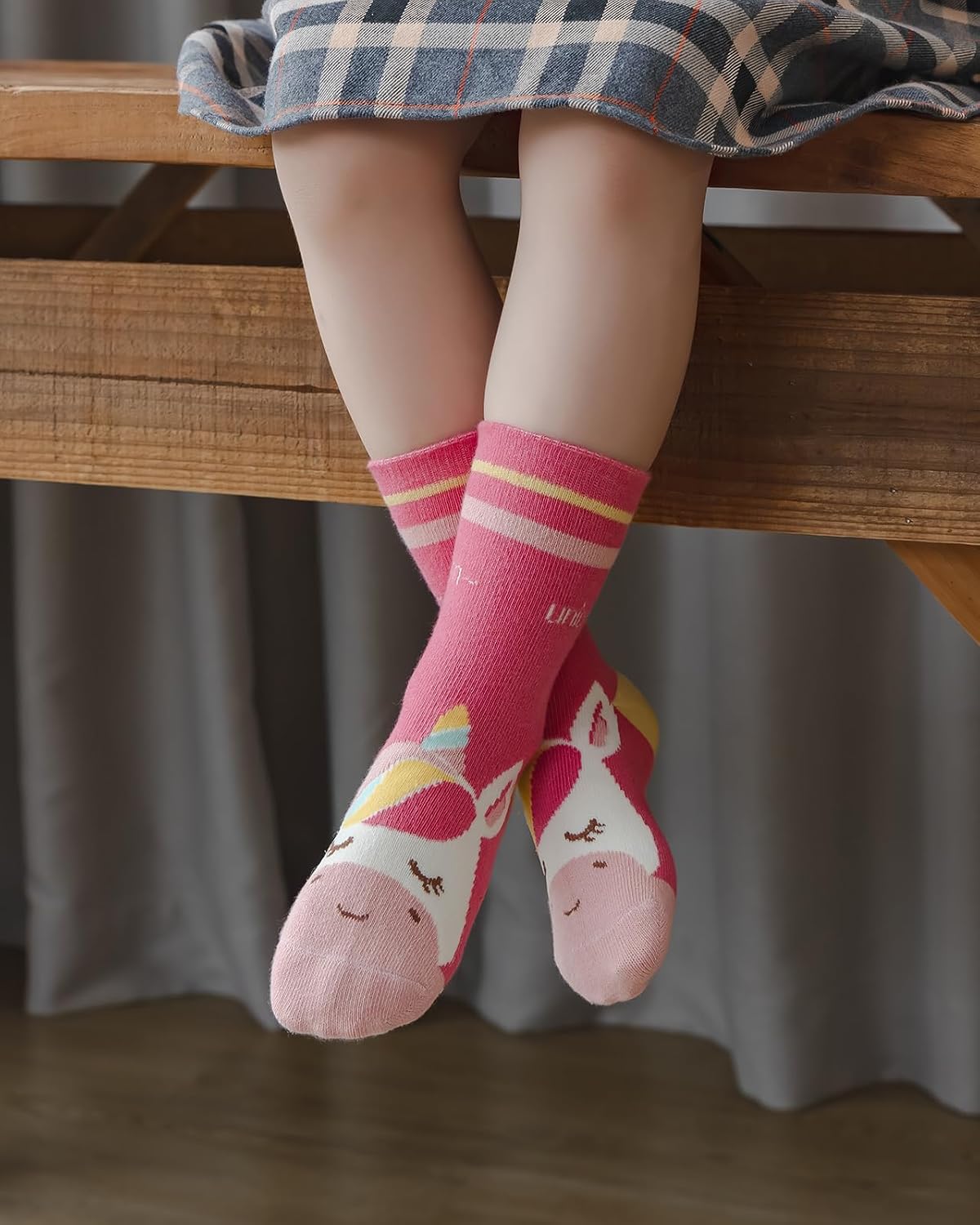 Detalle 2 de Kyopp 5 Paar Stoppersocken für Kinder aus Baumwolle (25–37 EU) mit Tiermotiven und ABS Anti-Rutsch