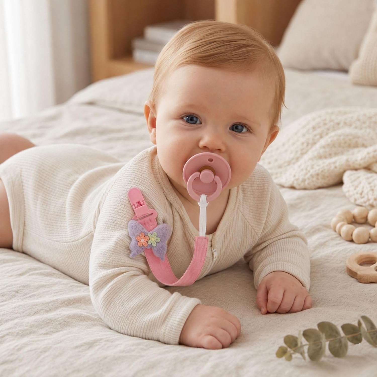 Detalle 2 de 5-Pack Pacifier Clips with 11-Inch Fabric Straps and Resin Clips