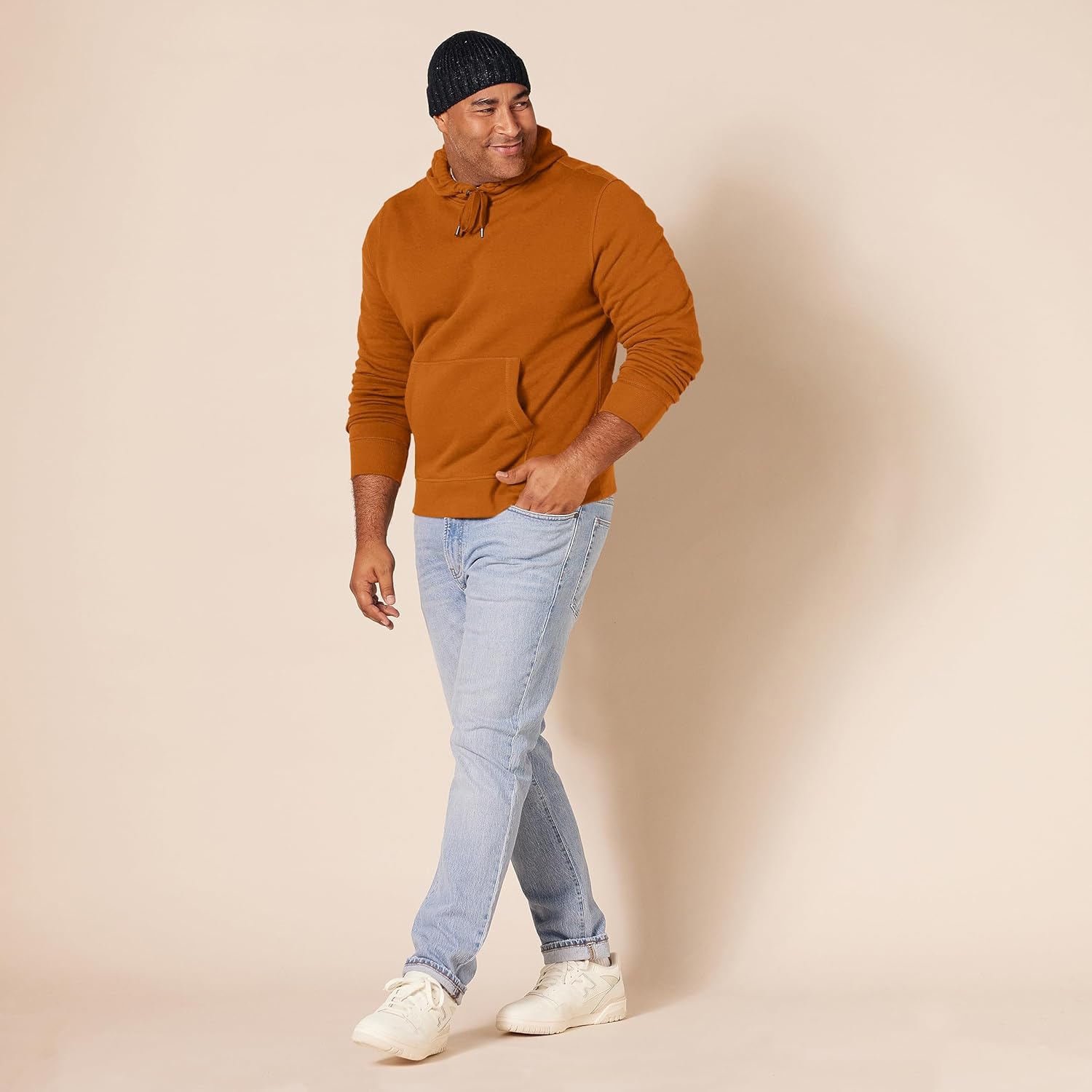 Thumbnail 6 de Herren Pullover-Sweatshirt mit Kapuze von Amazon Essentials – normale Passform aus gebürstetem Fleece
