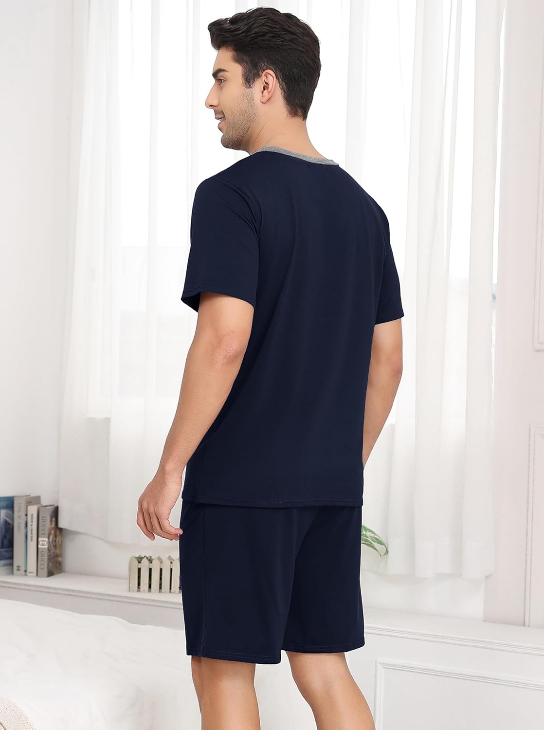 Detalle de Ensemble de pyjama homme en coton Wikoan (T-shirt col V + short à cordon) manches courtes