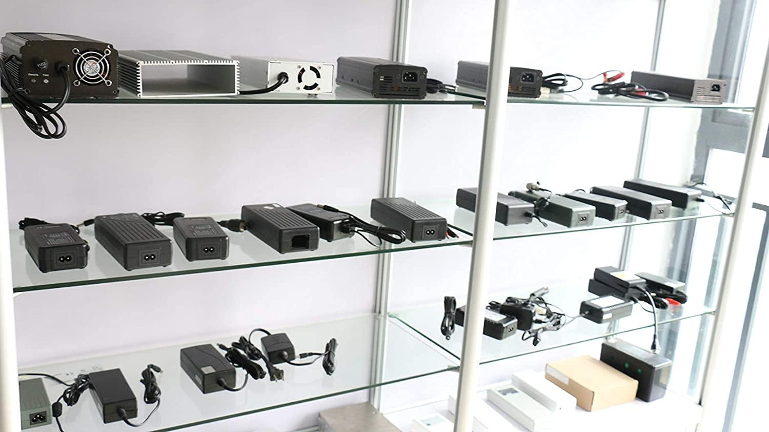 Thumbnail 5 de Caricabatterie 12V mantenitore intelligente per batterie al piombo