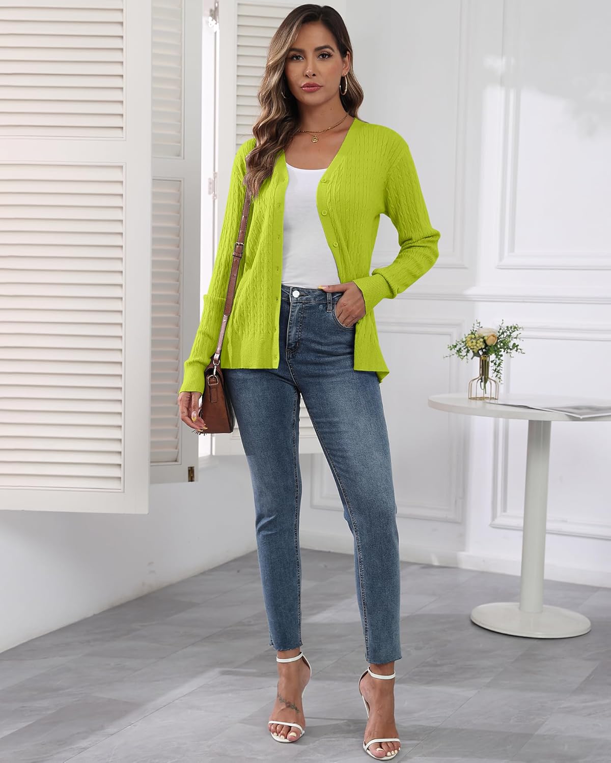 Thumbnail 5 de YUNDAI Women's Cable Knit V-Neck Cardigan