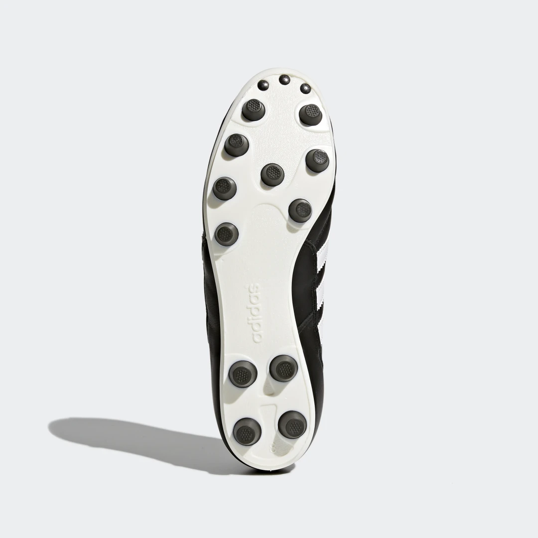 Thumbnail 2 de adidas Copa Mundial: bota de fútbol negra para jugar con estilo clásico