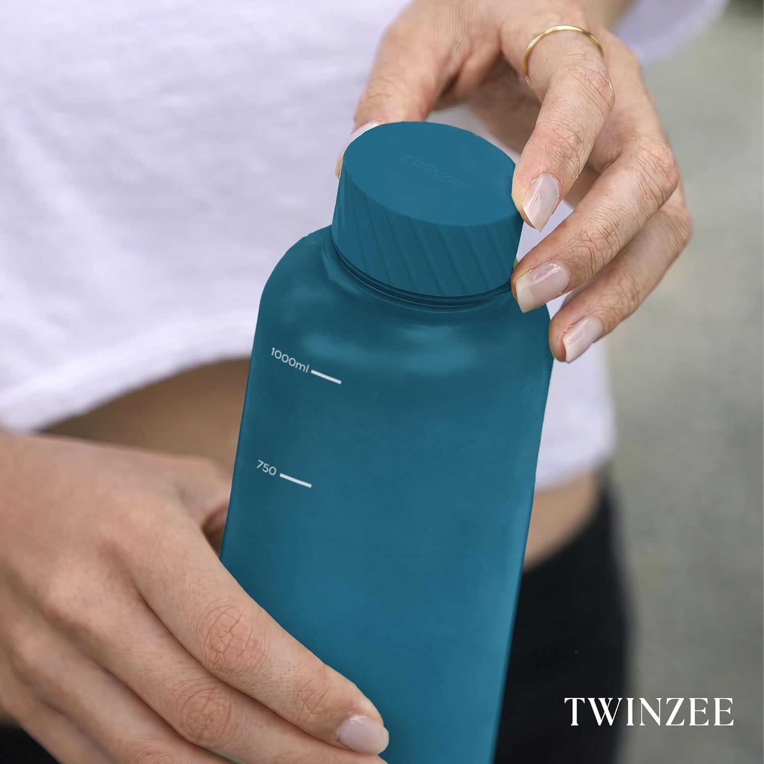 Thumbnail 1 de Twinzee Gourde 1L – Gourde sport anti-fuite en Tritan sans BPA, 1 litre, bleu foncé