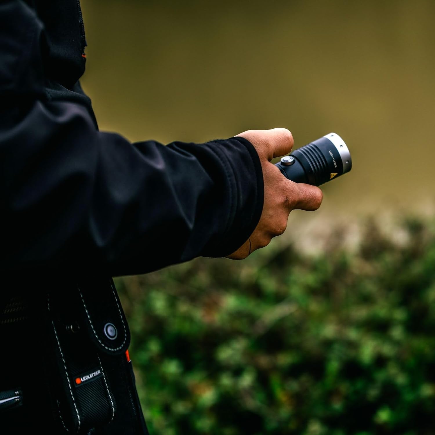 Thumbnail 5 de Ledlenser MT14 d'extérieur — Lampe de poche LED 1000 lm, portée 320 m, batterie lithium 26650, recharge USB