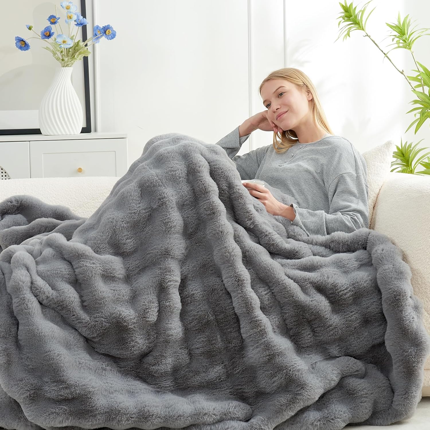 Thumbnail 2 de Cozy Bliss Faux Fur Bubble Throw Blanket (Light Grey, 50 x 60 in) for Couch & Sofa