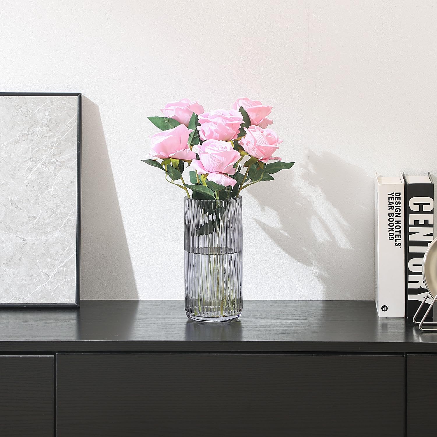 Detalle 2 de KAYLETIN KAYLETIN geribbelde glazen vaas, ovaal model van 20 cm