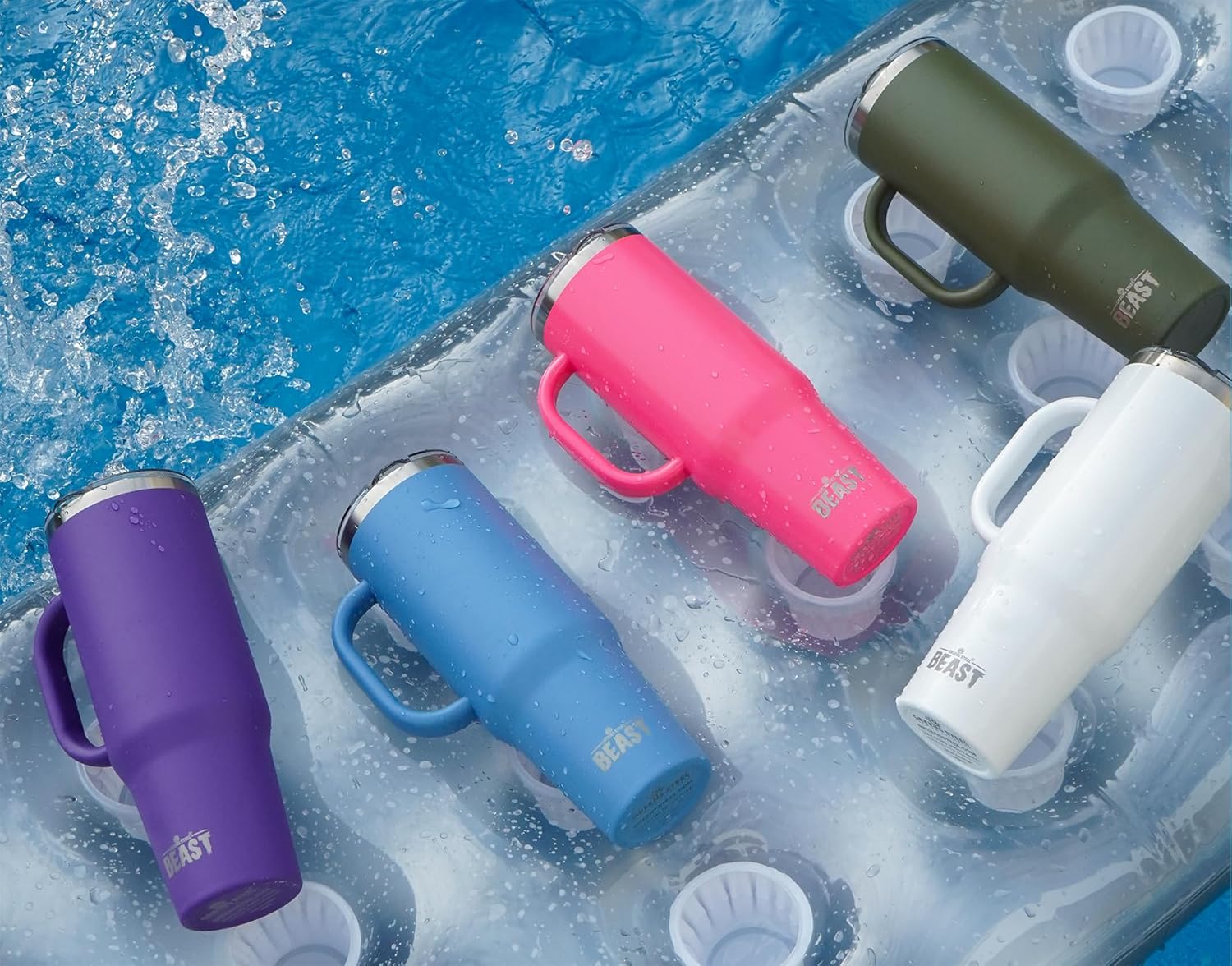 Detalle de Beast Tumbler with Handle - 1300 ml (42 oz) in Cup Cake Pink: Durable Stainless Steel Travel Mug with Leak-Proof Lid