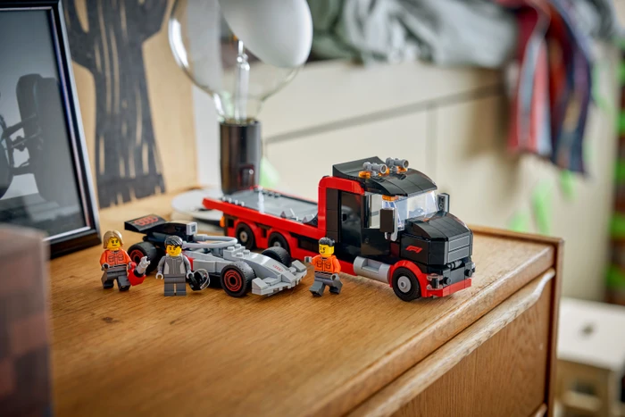 Thumbnail 7 de LEGO City 60493 F1 Truck mit Audi F1 Rennwagen – Bau- und Ausstellungsset