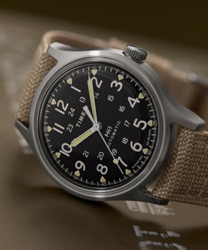 Detalle de Timex MK1 Military Automatic TW2Y11900: orologio da uomo 40 mm with cinturino in tessuto marrone e fondello a vista