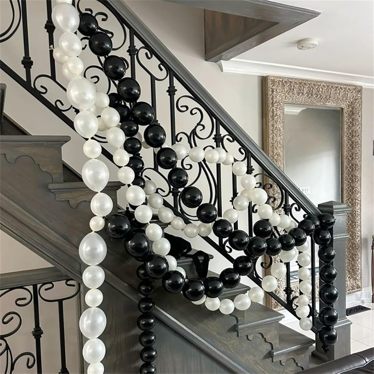 Thumbnail 3 de Pearl White Linking Balloons (100pcs, 6 inch) with Quick Link Tails for Seamless Balloon Walls and Arches