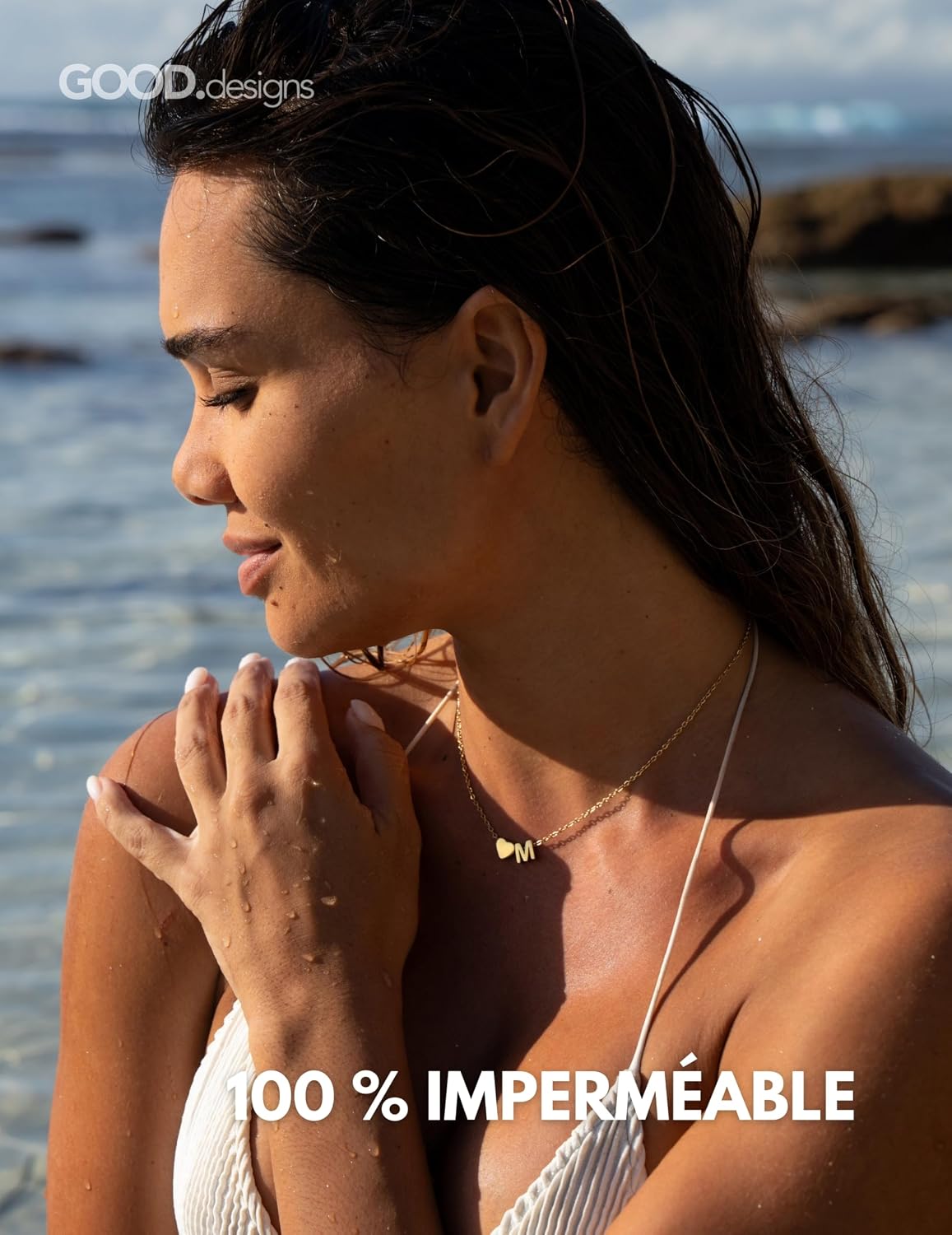 Detalle de GD GOOD.designs EST. 2015 Collier avec lettre et pendentif cœur – acier inox 316L plaqué or 18K, réglable 42–47 cm