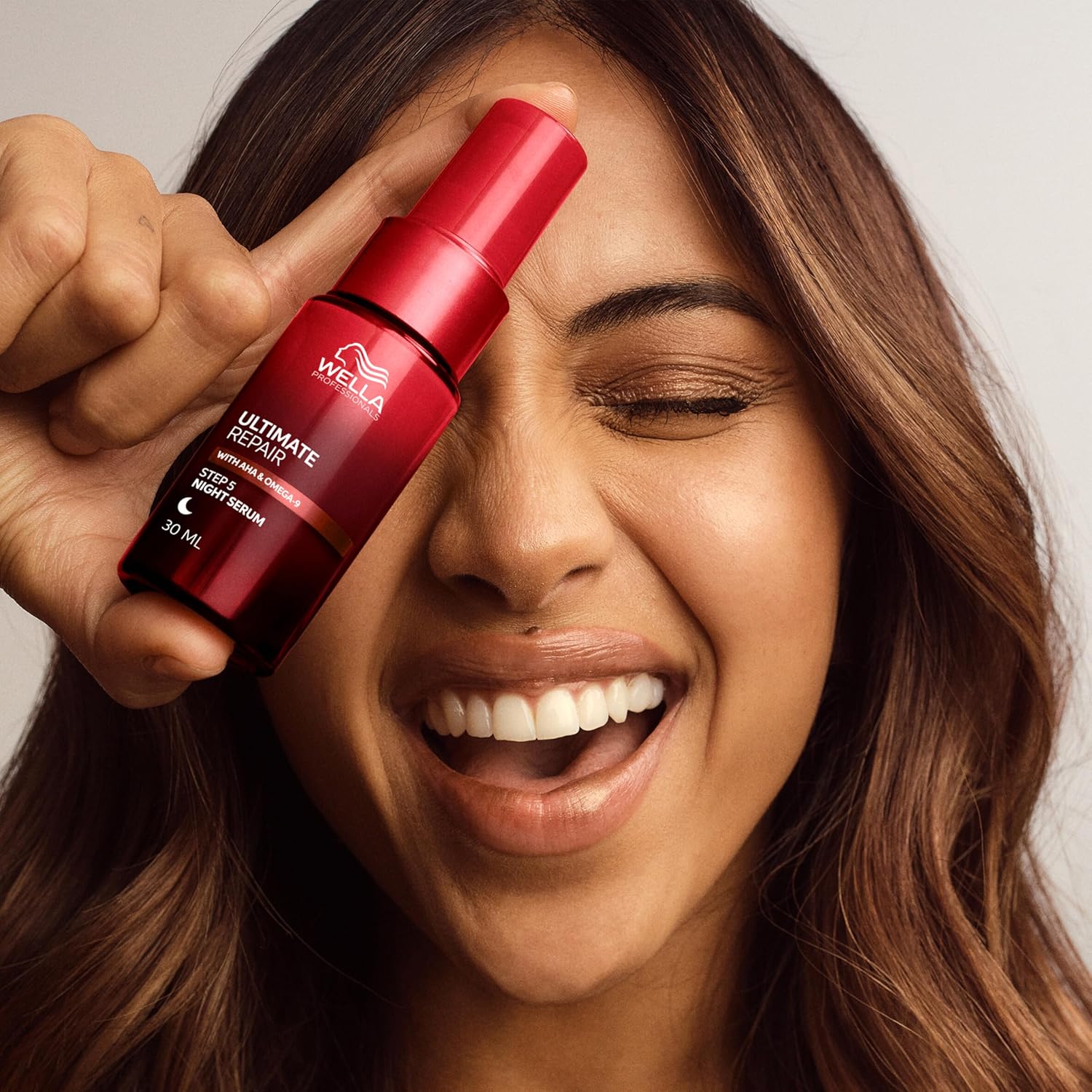 Thumbnail 4 de Wella Professionals Ultimate Repair Night Hair Serum – Lightweight Leave-in Overnight Repair